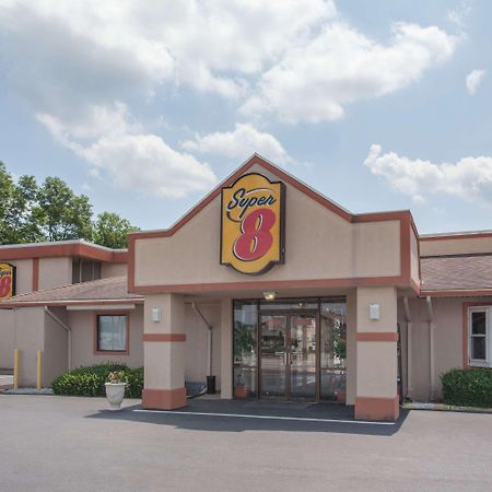 Super 8 By Wyndham Carlisle North Motel Bagian luar foto