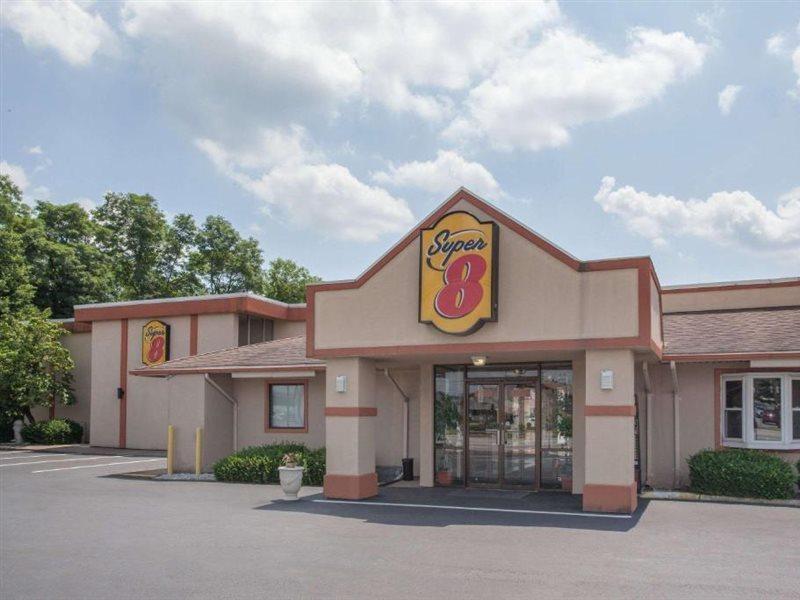 Super 8 By Wyndham Carlisle North Motel Bagian luar foto