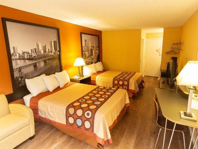 Super 8 By Wyndham Carlisle North Motel Bagian luar foto